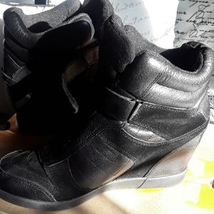 DKNY BLACK BOOTS